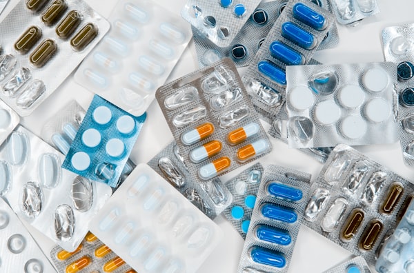 Salle blanche pharmaceutique avec équipements de traitement d'air
