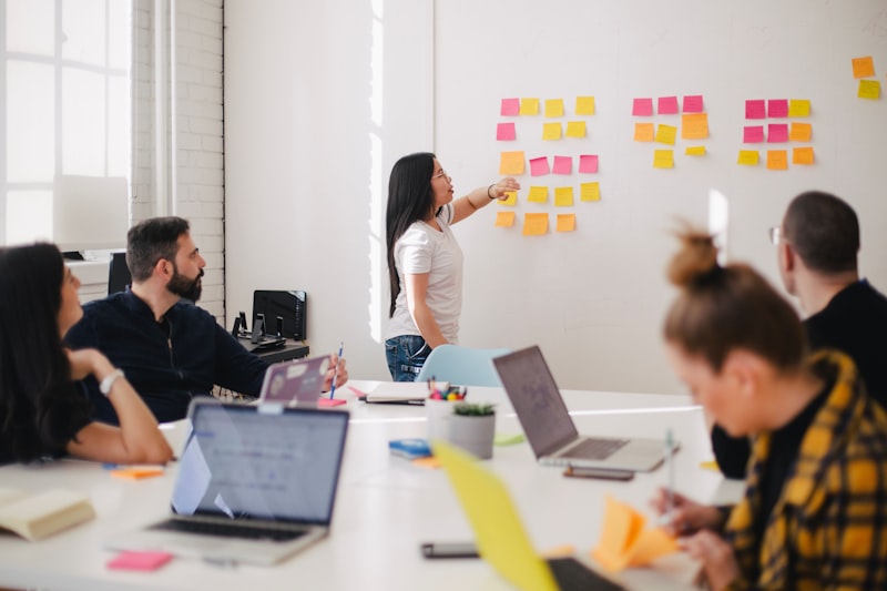 Experts en TPM accompagnant les équipes de production sur le terrain