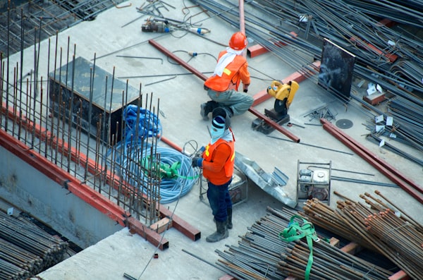 Supervision de travaux sur un chantier industriel